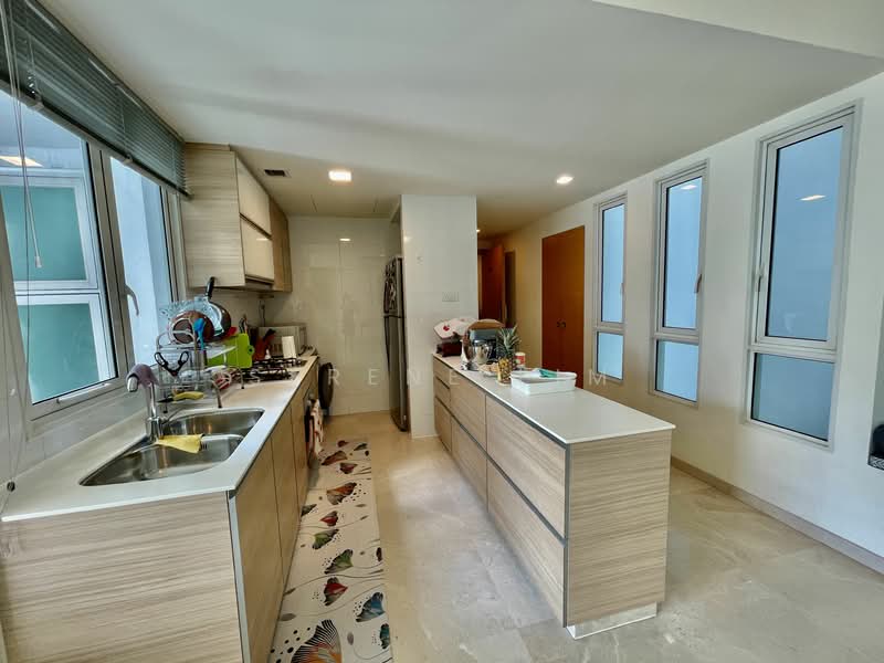 Parc Emily, 5 Mount Emily Road, 2 Bedrooms, 1,001 sqft, Condominium For Sale, by Serene Lim, 21362225 - PropertyGuru.com.sg