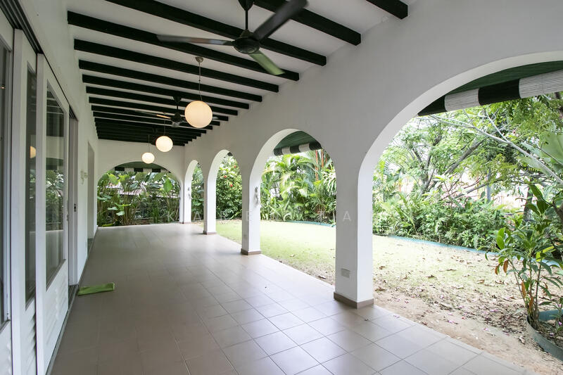 outdoor area w garden