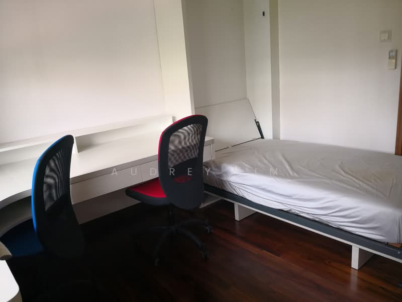 Jardin, 966 Dunearn Road, 4 Bedrooms, 1,776 sqft, Condominium For Rent, by Audrey Lim, 21365498 - Level 2 Bedroom / Study with Built-in storage bed - PropertyGuru.com.sg