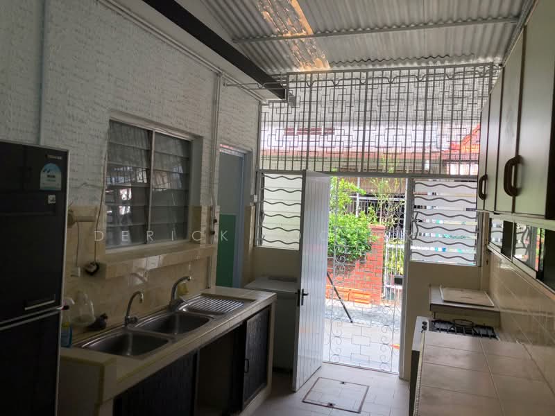 Seaside Park, Jalan Selendang Delima, 4 Bedrooms, 2,300 sqft, Terraced House For Rent, by Derick Foo, 21365547 - PropertyGuru.com.sg