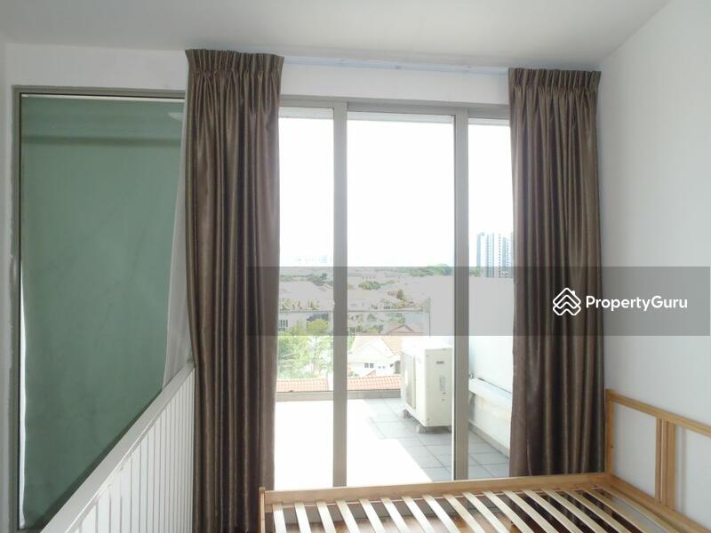 Bedroom to outdoor roof terrace
