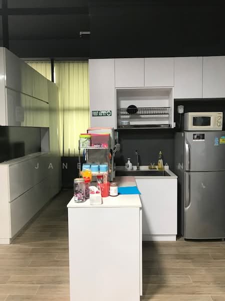 Midview City, 20 Sin Ming Lane, 1,432 sqft, Light Industrial (B1) For Rent, by Jane Liu Yan, 21373453 - pantry - CommercialGuru.com.sg