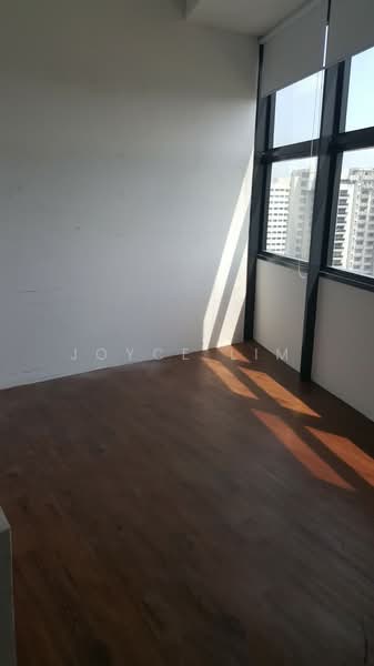 Oxley Bizhub, ubi road 1, 2,024 sqft, Light Industrial (B1) For Sale, by Joyce Lim, 21376442 - loft 01 - CommercialGuru.com.sg