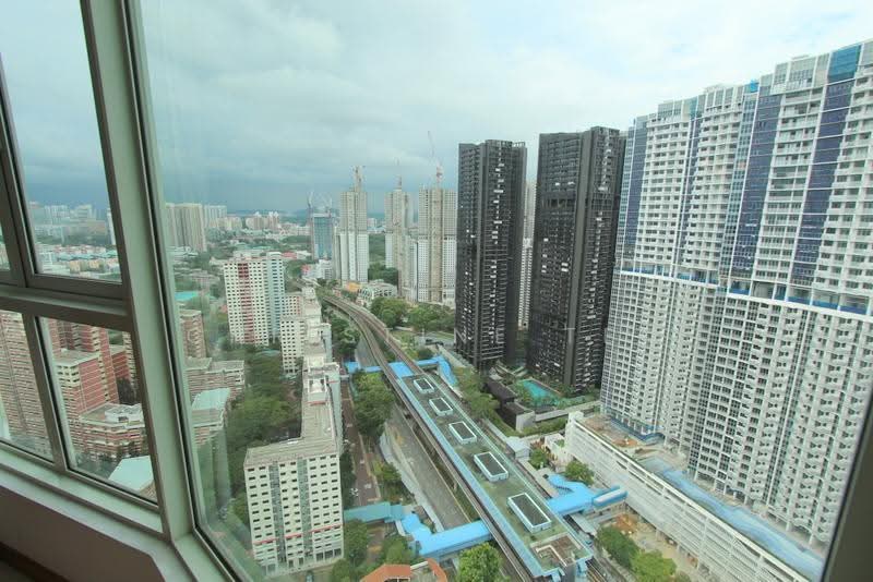 Queens, 12 Stirling Road, Alexandra / Commonwealth, 3 Bedrooms, 1,184 sqft, Condominium For Rent, by Christine Teo, 21377596 - PropertyGuru.com.sg