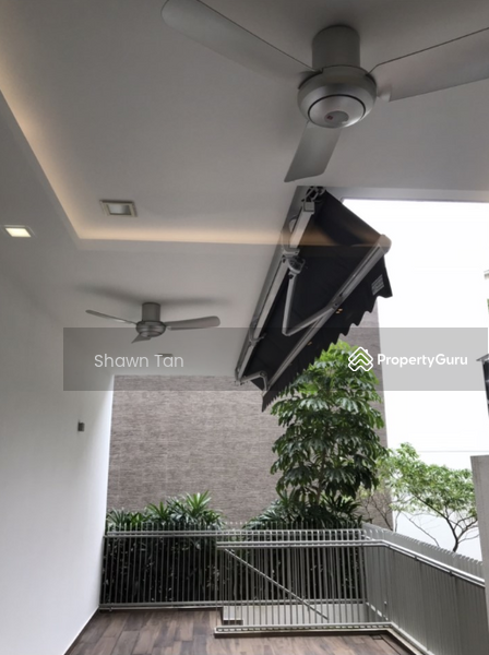 Patio with ceiling fan and awning