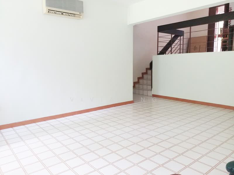 Pine Grove, 1A Pine Grove, 2 Bedrooms, 1,250 sqft, Condominium For Rent, by Vivian Ng, 21391618 - Spacious Living room - PropertyGuru.com.sg