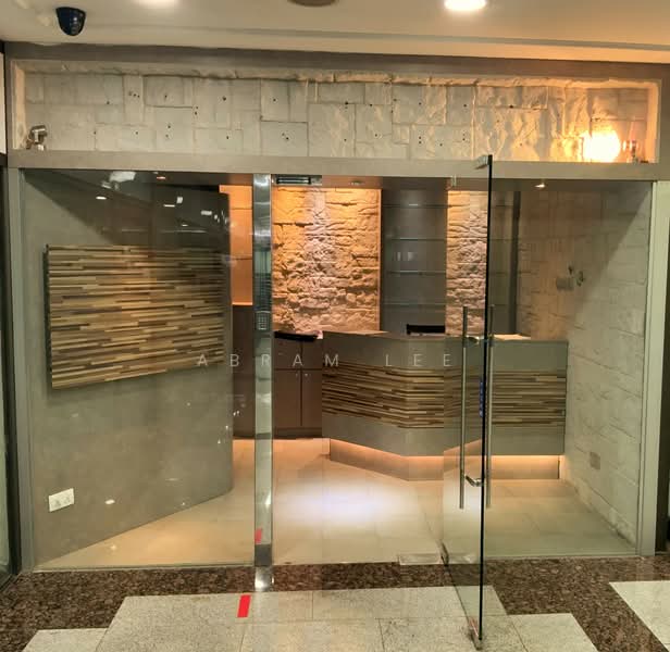 Excelsior Hotel, 5 Coleman Street, City Hall / Clarke Quay, 484 sqft, Mall Shop For Rent, by Abram Lee, 21395161 - Posh Entrance with wide frontage - CommercialGuru.com.sg