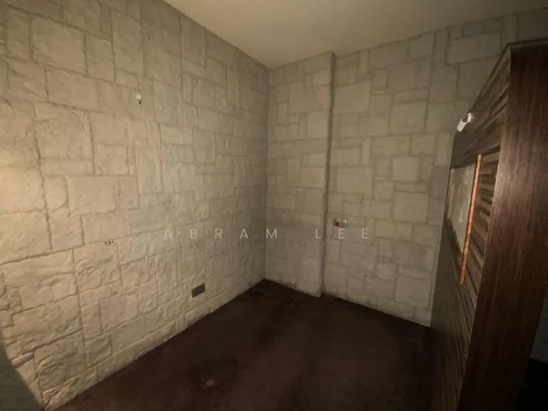 Excelsior Hotel, 5 Coleman Street, City Hall / Clarke Quay, 484 sqft, Mall Shop For Rent, by Abram Lee, 21395161 - Spacious Treatment room - CommercialGuru.com.sg
