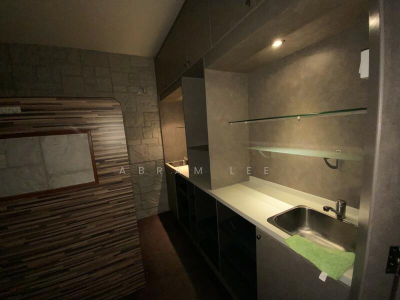 Excelsior Hotel, 5 Coleman Street, City Hall / Clarke Quay, 484 sqft, Mall Shop For Rent, by Abram Lee, 21395161 - Treatment room service counter - CommercialGuru.com.sg