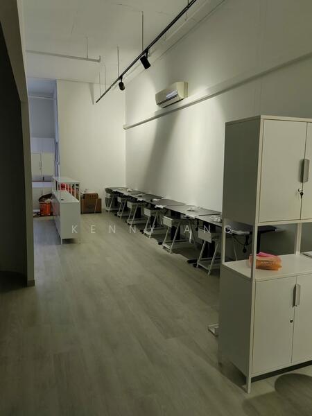 Oxley BizHub 2, 62 Ubi Road 1, 1,023 sqft, Light Industrial (B1) For Sale, by Kenny Ang, 21395900 - CommercialGuru.com.sg