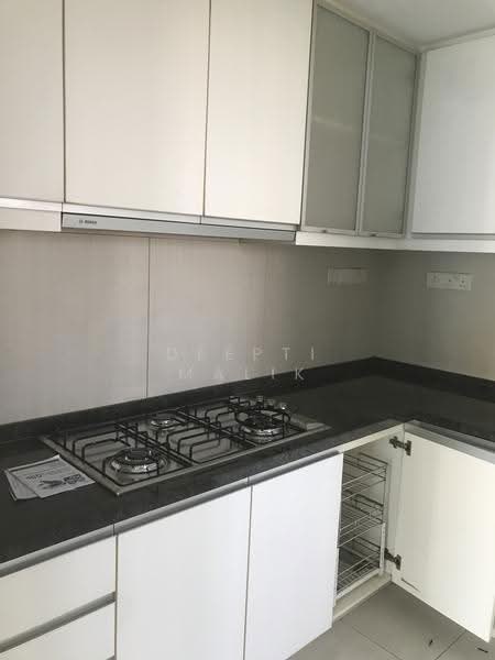 The Metropolitan Condominium, 8 Alexandra View, Alexandra / Commonwealth, 3 Bedrooms, 1,399 sqft, Condominium For Rent, by Deepti Malik, 21398015 - PropertyGuru.com.sg