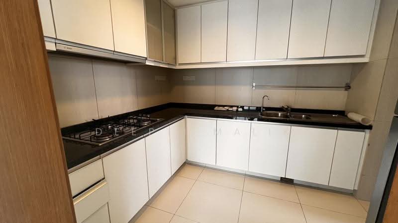 The Metropolitan Condominium, 8 Alexandra View, Alexandra / Commonwealth, 3 Bedrooms, 1,399 sqft, Condominium For Rent, by Deepti Malik, 21398015 - PropertyGuru.com.sg
