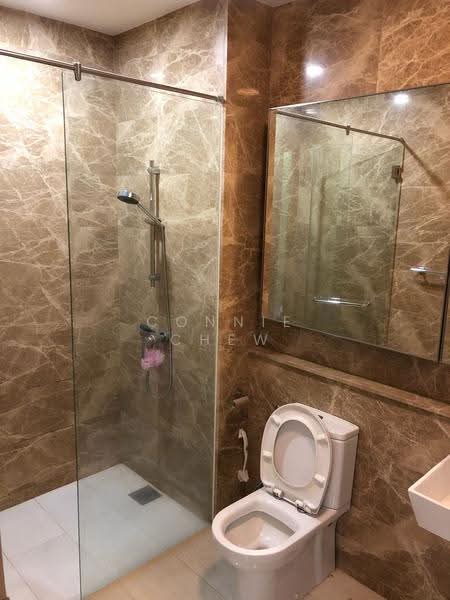 Boathouse Residences, 23 Upper Serangoon View, Hougang / Punggol / Sengkang, 1 Bedroom, 624 sqft, Condominium For Rent, by Connie Chew 周址芩, 21398242 - well kept bathroom - PropertyGuru.com.sg