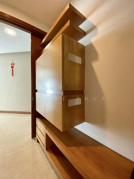 The Springbloom, 145 Serangoon Avenue 3, Hougang / Punggol / Sengkang, 2 Bedrooms, 1,119 sqft, Condominium For Rent, by Eirene Phua, 21406537 - Main entrance with built in shoe cabinet - PropertyGuru.com.sg