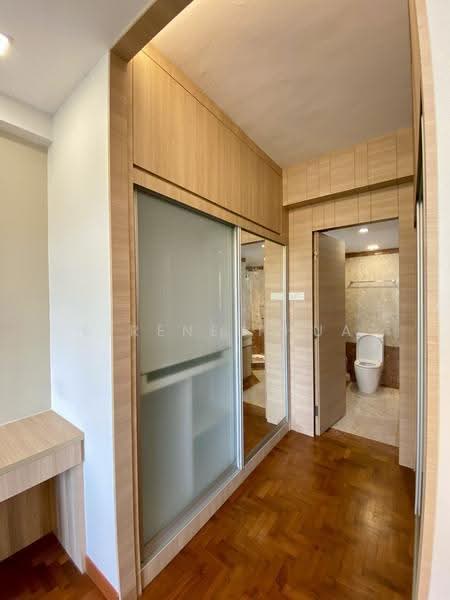 The Springbloom, 145 Serangoon Avenue 3, Hougang / Punggol / Sengkang, 2 Bedrooms, 1,119 sqft, Condominium For Rent, by Eirene Phua, 21406537 - Master Bedroom with double sided wardrobe, ample storage spaces - PropertyGuru.com.sg