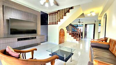 For Rent - 893 Tampines Avenue 8