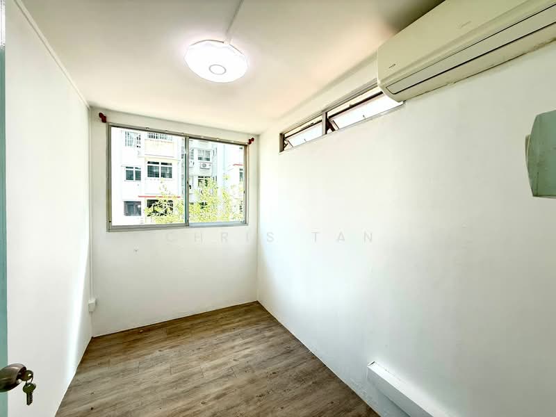 107 Lorong 1 Toa Payoh, 107 Lorong 1 Toa Payoh, 2 Bedrooms, 700 sqft, HDB Flat For Rent, by Chris Tan, 21415694 - PropertyGuru.com.sg