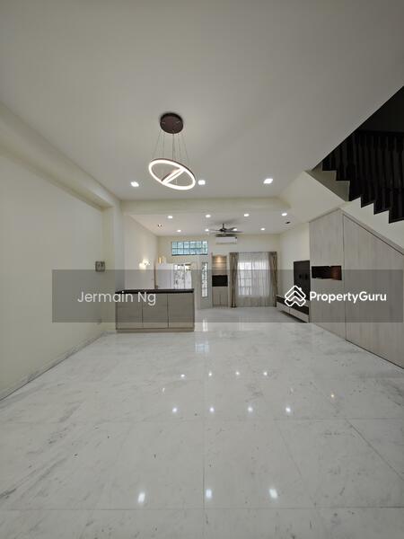 For Rent - Fame Court