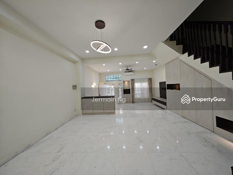 For Rent - Fame Court