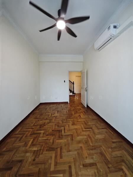 For Rent - Fame Court