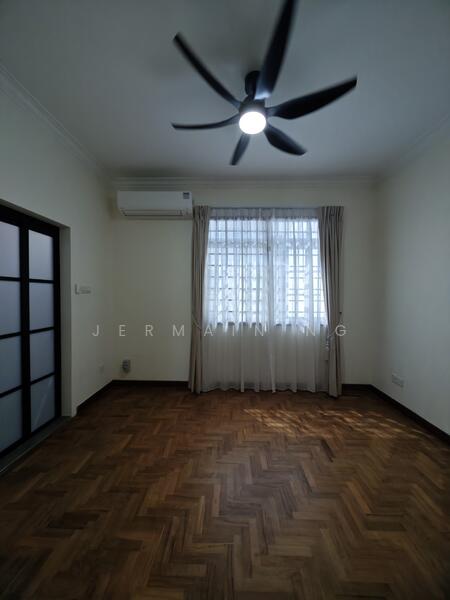 For Rent - Fame Court