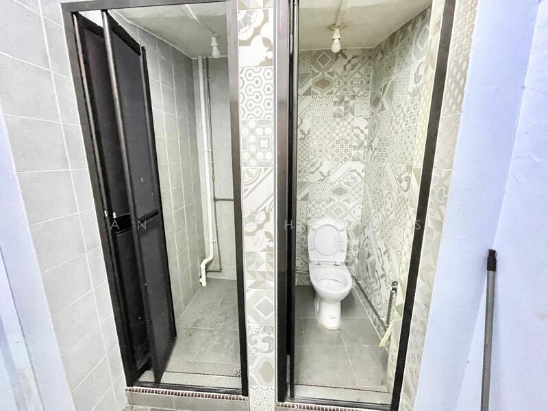 Shophouse near Little India MRT, Chander Road, 1200 sqft, Shop