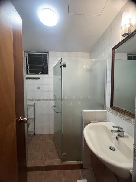 Jervois Meadows, 107 Jervois Road, Tanglin / Holland / Bukit Timah, 2 Bedrooms, 1,023 sqft, Condominium For Rent, by Celeste Chua, 21435410 - Bathroom - PropertyGuru.com.sg