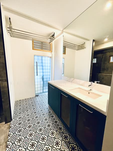 Yong Siak Court, 11 Yong Siak Street, Alexandra / Commonwealth, 3 Bedrooms, 1,000 sqft, Walk-up Apartment For Rent, by Kenneth Lim CT, 21437378 - PropertyGuru.com.sg