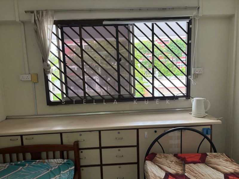 10 Toh Yi Drive, 10 Toh Yi Drive, Room Rental, 215 sqft, HDB Flat For Rent, by Stella Kuek, 21437803 - Big Window - PropertyGuru.com.sg