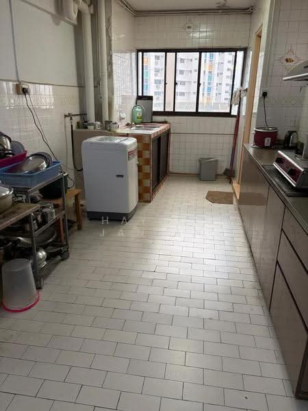 328 Jurong East Street 31, 328 Jurong East Street 31, Boon Lay / Jurong / Tuas, 3 Bedrooms, 1,442 sqft, HDB Flat For Rent, by Hayati Jantan, 21437905 - Kitchen - PropertyGuru.com.sg