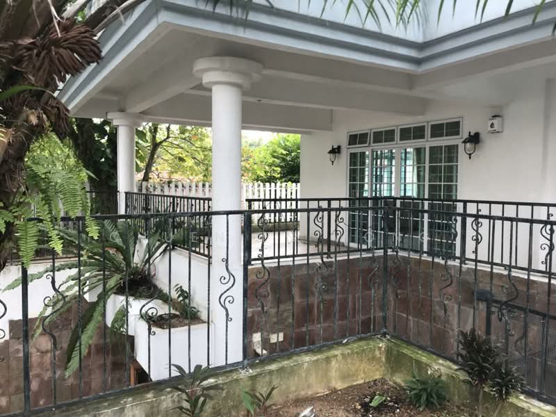 Huge Bungalow in Braddel with attic and basement, Cotswold close, 6 Bedrooms, 5,625 sqft, Bungalow House For Rent, by Chuen En Wong, 21438321 - PropertyGuru.com.sg