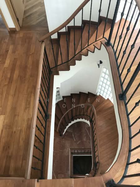 Huge Bungalow in Braddel with attic and basement, Cotswold close, 6 Bedrooms, 5,625 sqft, Bungalow House For Rent, by Chuen En Wong, 21438321 - PropertyGuru.com.sg