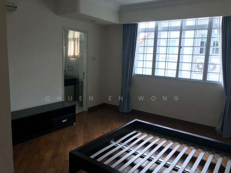 Huge Bungalow in Braddel with attic and basement, Cotswold close, 6 Bedrooms, 5,625 sqft, Bungalow House For Rent, by Chuen En Wong, 21438321 - PropertyGuru.com.sg
