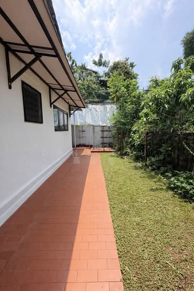 Jalan Asas Semi-Detached House For Sale at S$ 800,000 | PropertyGuru Singapore