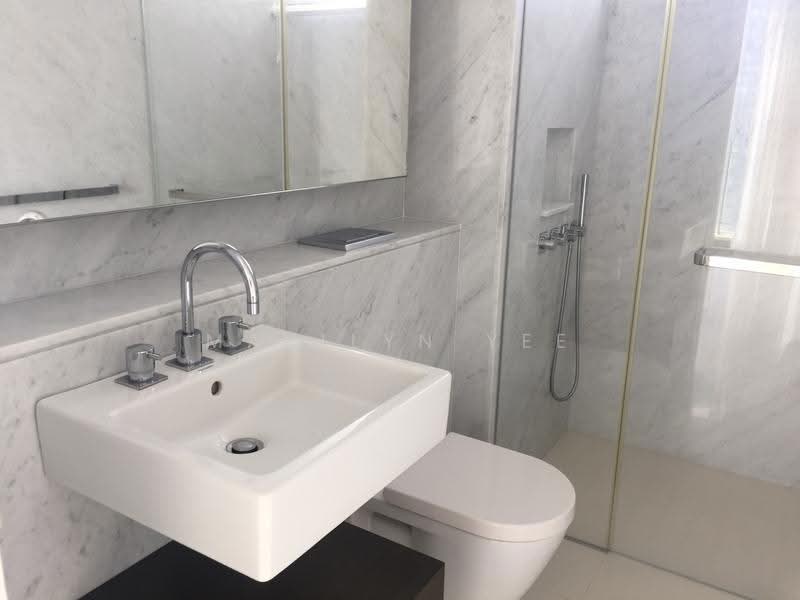 Scotts Square, 8 Scotts Road, Orchard / River Valley, 3 Bedrooms, 1,227 sqft, Apartment For Rent, by Marilyn Yee, 21443519 - Common Bathroom - PropertyGuru.com.sg