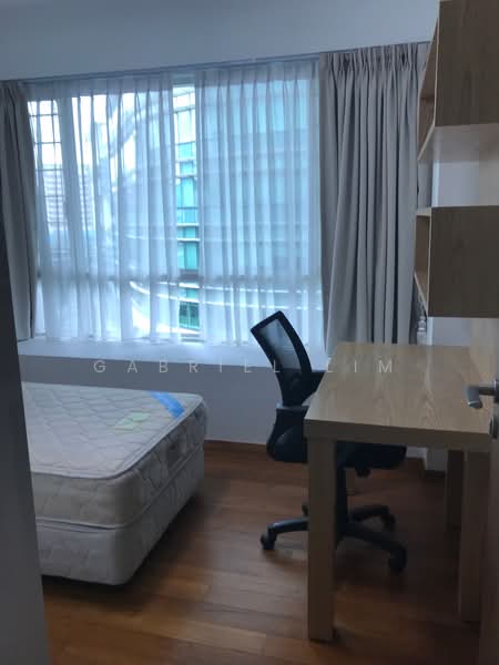 Suites at Orchard, 38 Handy Road, 3 Bedrooms, 1,500 sqft, Condominium For Rent, by Gabriel Lim, 21445246 - 2nd Bedroom Level 2 with Bed, Study Table - PropertyGuru.com.sg