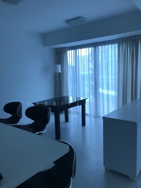 Suites at Orchard, 38 Handy Road, 3 Bedrooms, 1,500 sqft, Condominium For Rent, by Gabriel Lim, 21445246 - Dining Area with Balcony Access - PropertyGuru.com.sg