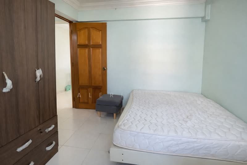 712 Clementi West Street 2, 712 Clementi West Street 2, 3 Bedrooms, 979 sqft, HDB Flat For Rent, by Valerie Lee, 21452927 - Master Bedroom  - PropertyGuru.com.sg