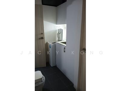 For Rent - Lakepoint Condo