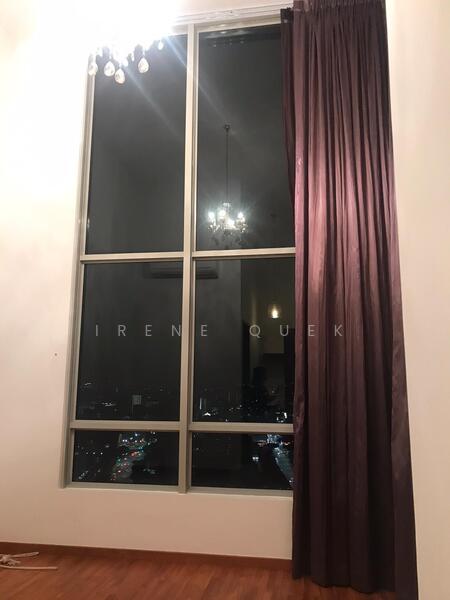 Upper floor Master Room. High Ceilings. Roof terrace.