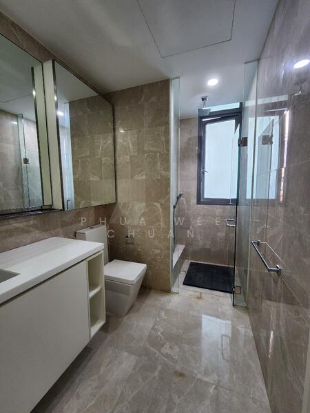 Kingsford Hillview Peak Condominium For Sale at S$ 1,400,000 | PropertyGuru Singapore