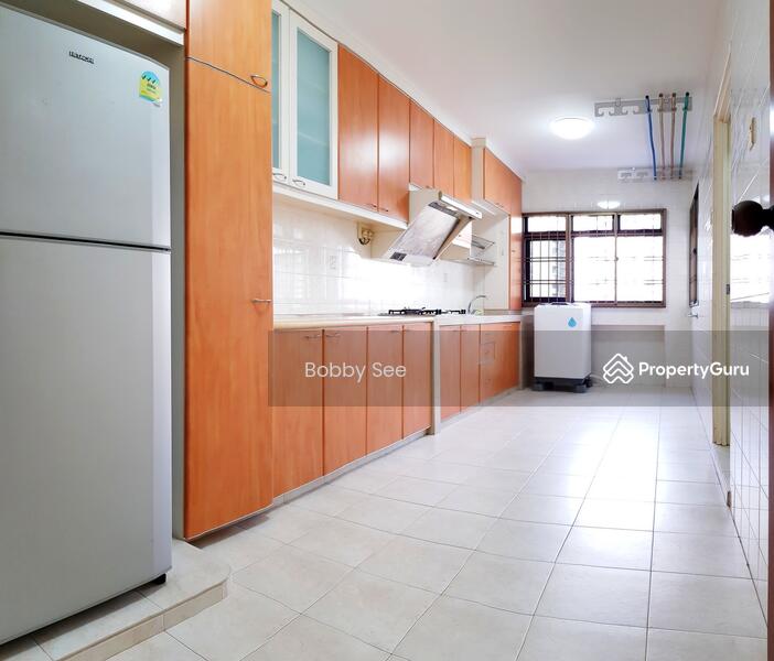 Spacious & Clean Kitchen