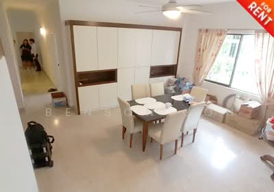 For Rent - Crowhurst Drive Lovingly Maintained Semi-D