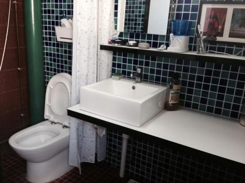 205 Serangoon Central, 205 Serangoon Central, Hougang / Punggol / Sengkang, Room Rental, 120 sqft, HDB Flat For Rent, by Stella Kuek, 21494866 - Bathroom - PropertyGuru.com.sg