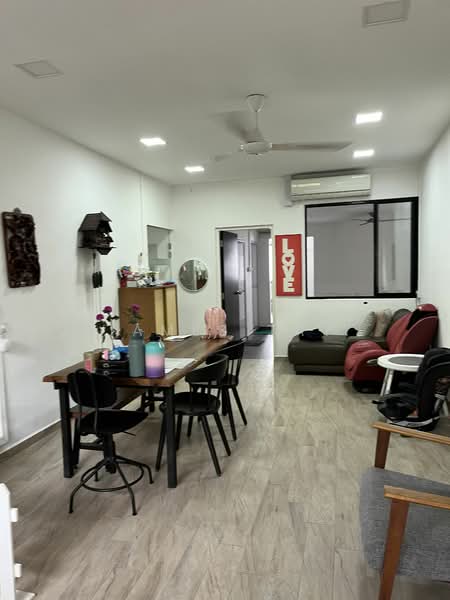 21 Eng Kong terrace, Eng Kong terrace, 4 Bedrooms, 1,700 sqft, Walk-up Apartment For Rent, by James Tay, 21502775 - PropertyGuru.com.sg