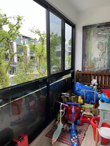 21 Eng Kong terrace, Eng Kong terrace, 4 Bedrooms, 1,700 sqft, Walk-up Apartment For Rent, by James Tay, 21502775 - PropertyGuru.com.sg