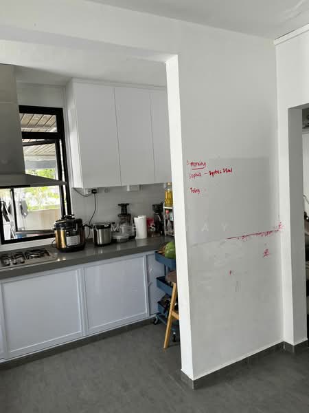 21 Eng Kong terrace, Eng Kong terrace, 4 Bedrooms, 1,700 sqft, Walk-up Apartment For Rent, by James Tay, 21502775 - PropertyGuru.com.sg