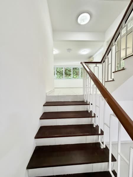 sunset view, sunset view, 4 Bedrooms, 2,500 sqft, Detached House For Rent, by Kevin Soh Lee Wee 苏立伟, 21503237 - Mezzanine level Dining area - PropertyGuru.com.sg