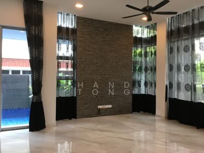 For Rent - Modern & Renovated Semi D with Swimming Pool