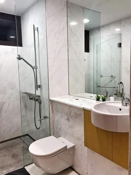 Newton Suites, 60 Newton Road, 3 Bedrooms, 1,238 sqft, Condominium For Rent, by C T Chua, 21509197 - COMMON BATH - PropertyGuru.com.sg